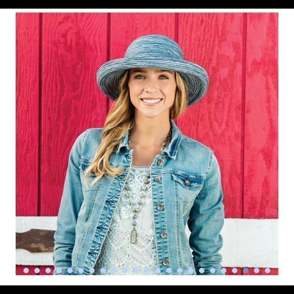 Wallaroo Tan SPF Hat, wide brim packable - Picture 3 of 5